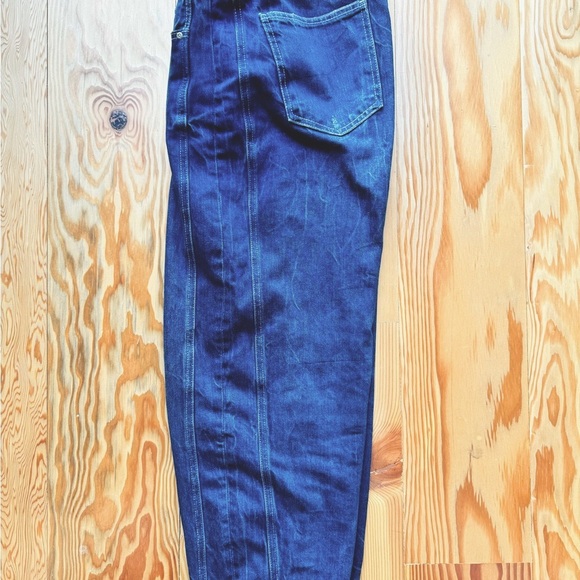 ZARA Relaxed Mid-Rise Balloon TRF Jeans Fall 2024 collection - Picture 6 of 10